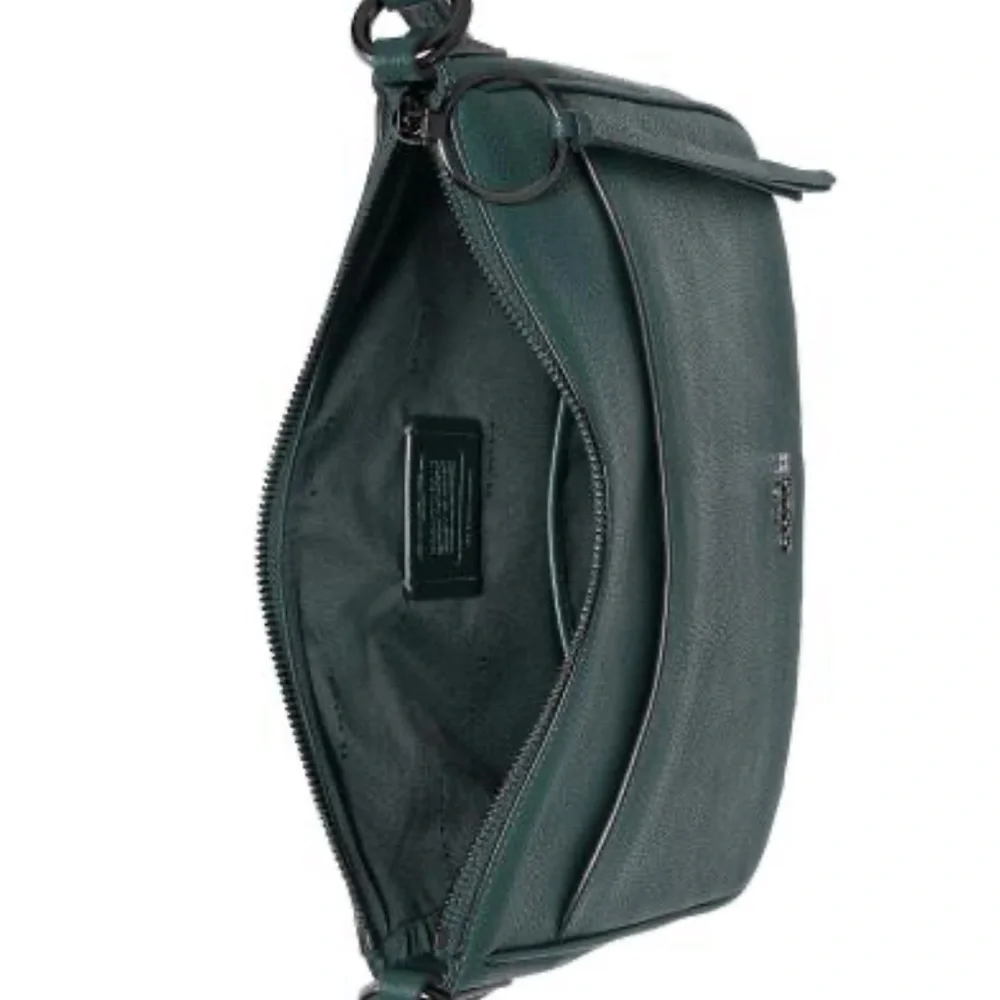 Coach  Chaise green polished pebble leather bag . Very good condition
